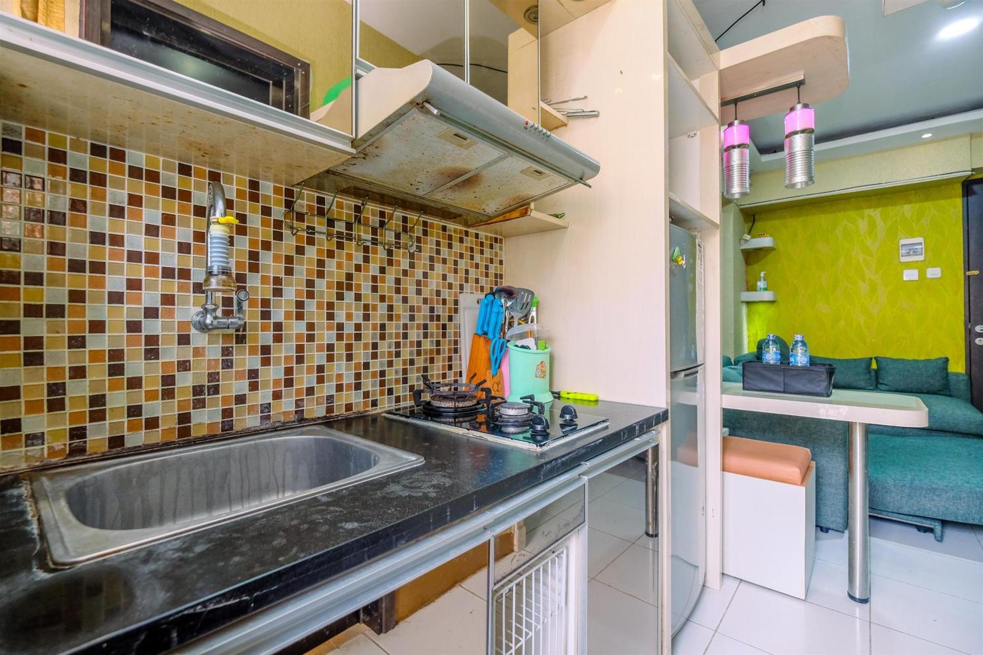 Apartment And Modern 2br At Kebagusan By Travelio